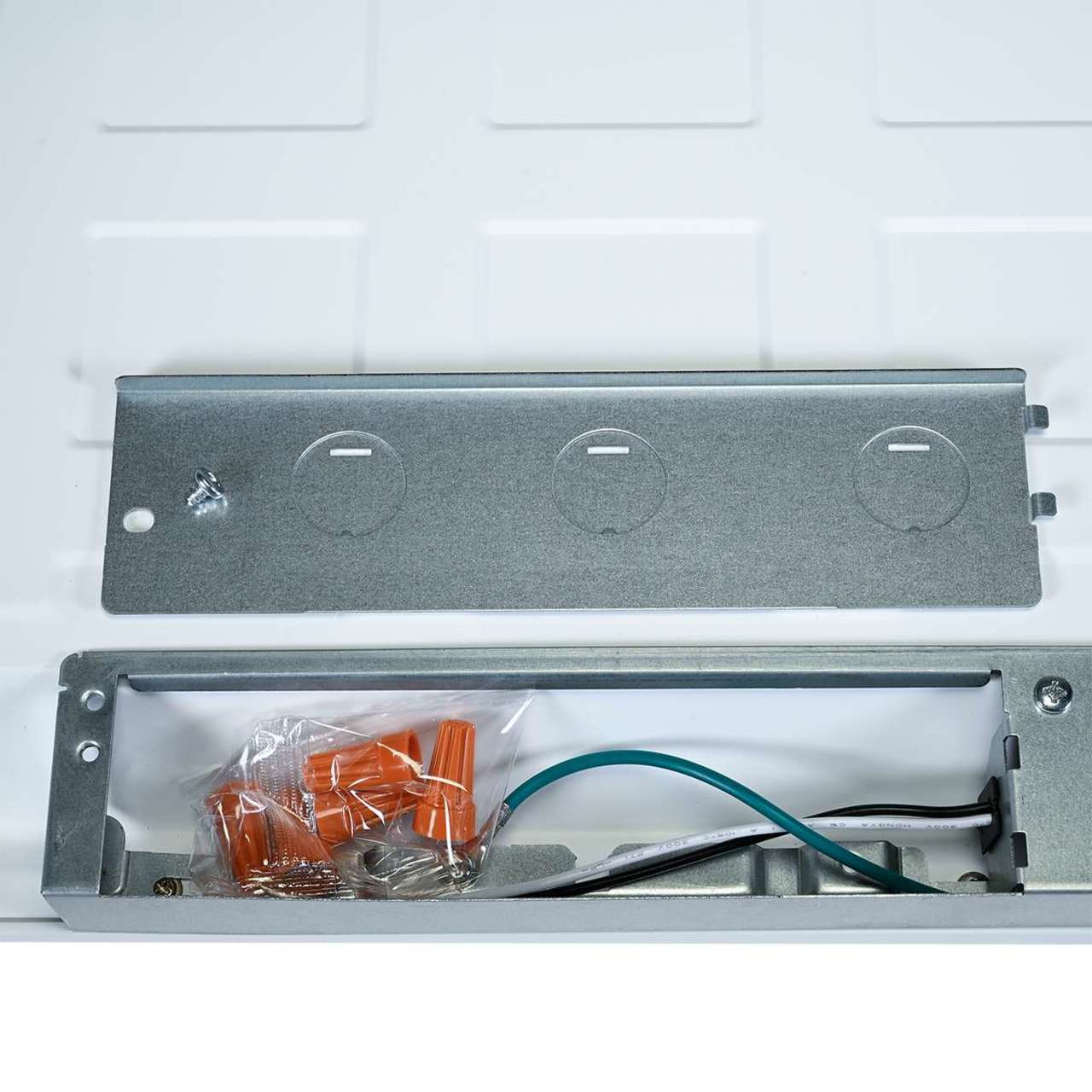 Case of 4 - 1x4 LED Flat Panel Light - 30W - 35K/40K/50K - LumeGen - Image 7