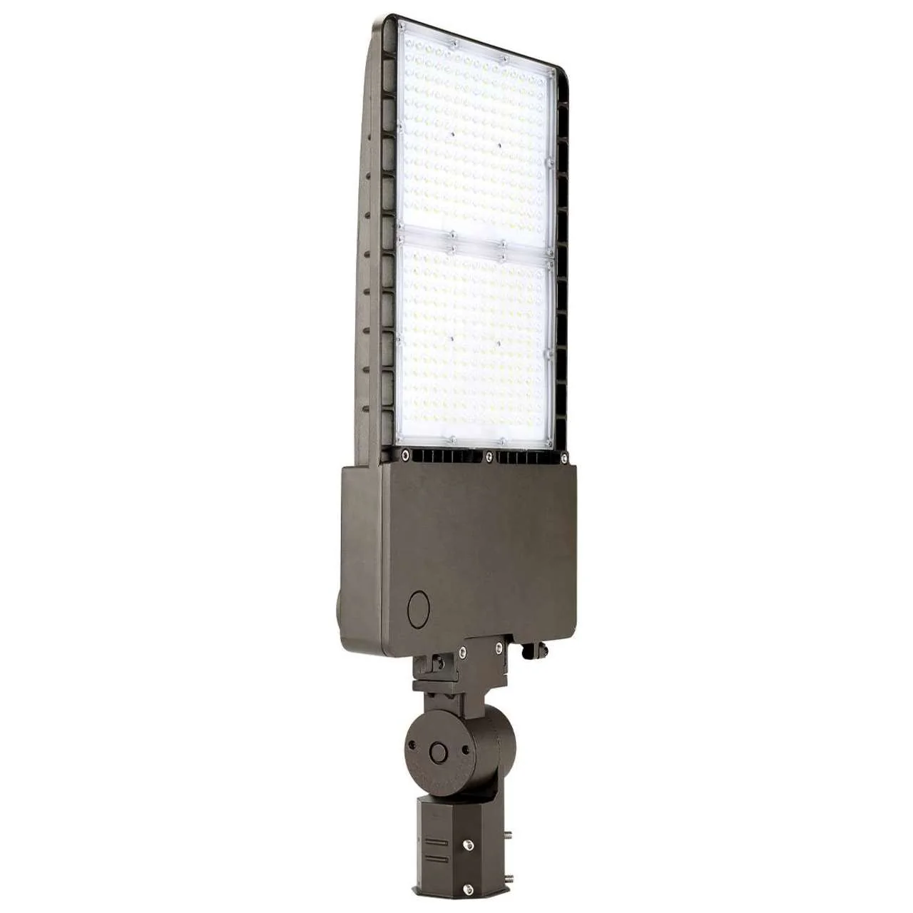LED Area Light - 300W - 42,000 Lumens - Image 4