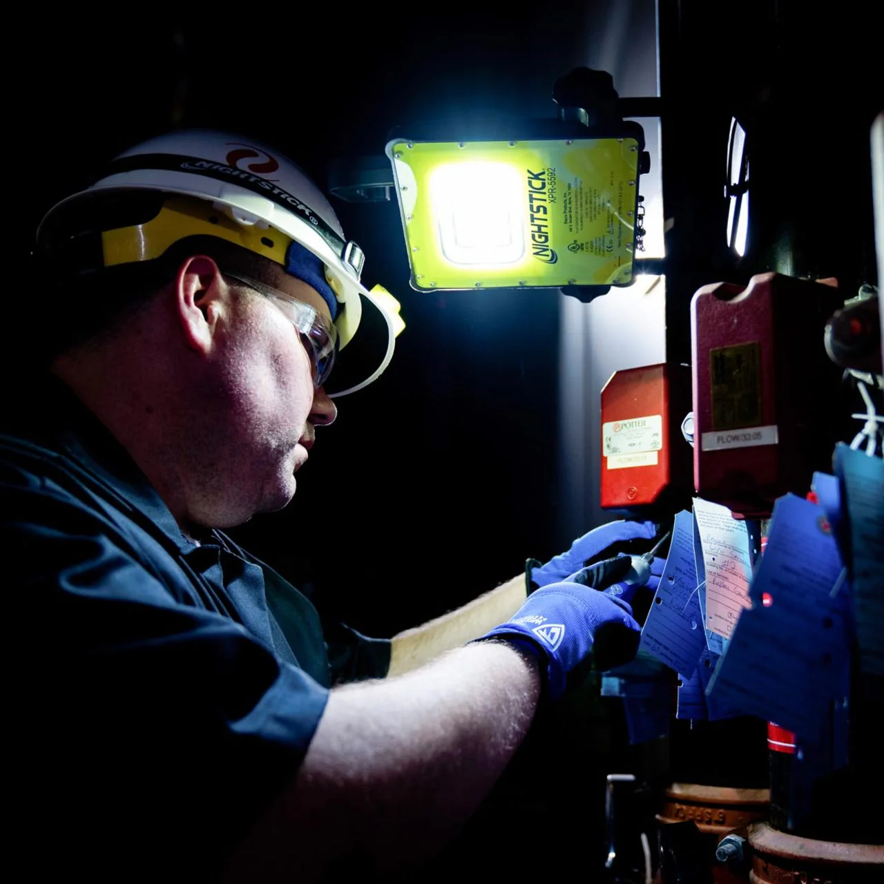 Nightstick Intrinsically Safe Magnetic Scene Light w/Blow Molded Case - Li-Ion - Green - UL913 / ATEX - Image 9