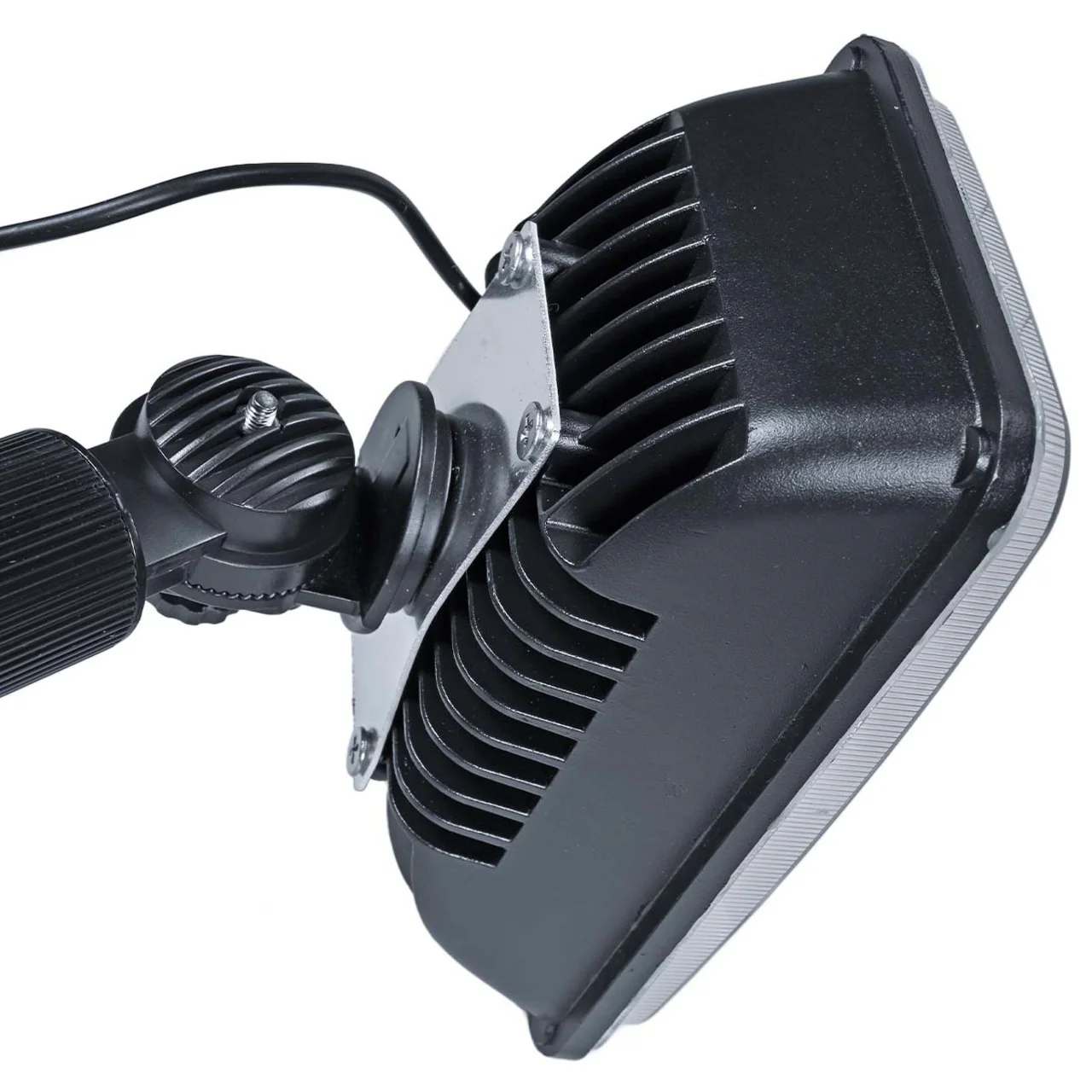 LED Solar Ultra Flagpole Light - 2600 Lumens - LumeGen - Image 10